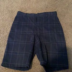 Men’s sz 32 Tommy armour golf shorts